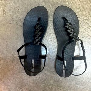 Impenema rubber sandals